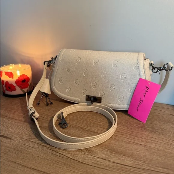 BETSEY JOHNSON Creamy Satchel/Crossbody, NWT - Picture 1 of 13